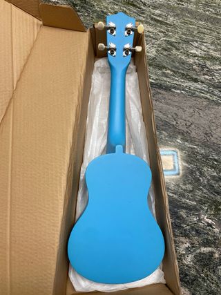 Ukelele OQAN poco usado