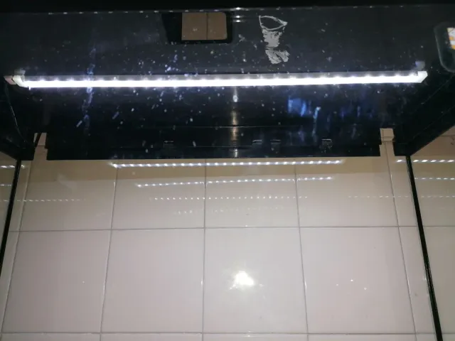 Pecera 78L con luz LED y marcos negros