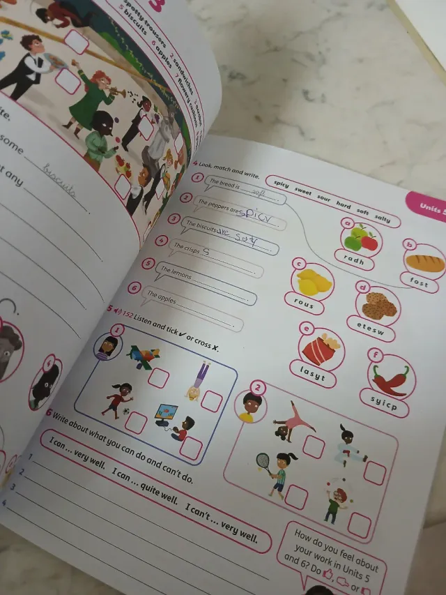 Regalo gratis activity book 3