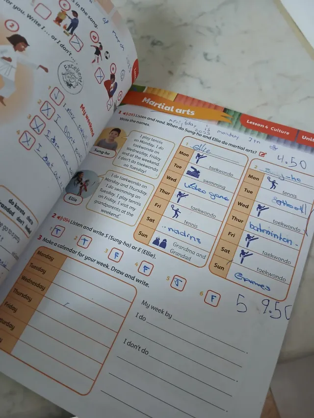 Regalo gratis activity book 3