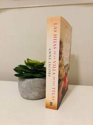 Las hijas de la Villa de las Telas / The Daught...