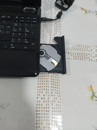 Portátil Toshiba Satellite Core 2Duo. Modelo L505.