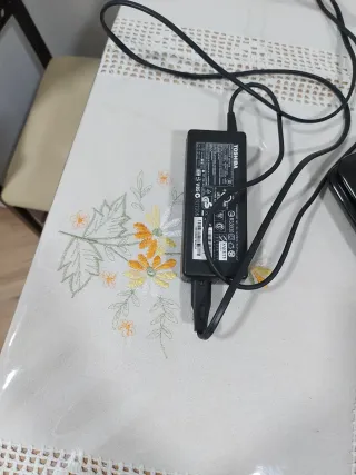 Portátil Toshiba Satellite Core 2Duo. Modelo L505.