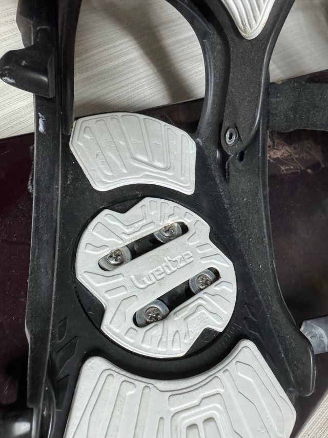 Tabla y fijaciones de snowboard