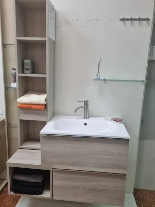 Mueble de baño con lavabo y almacenaje