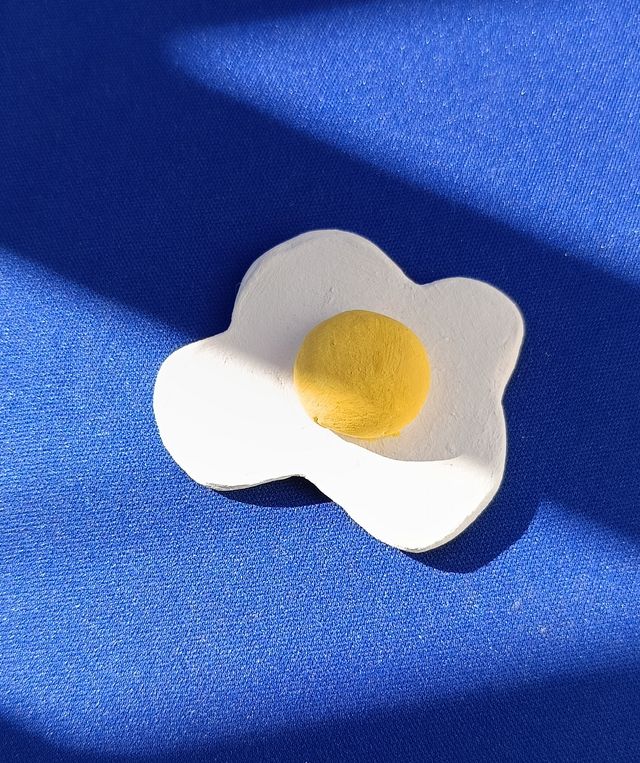 Piccole statuette in argilla fatte a mano