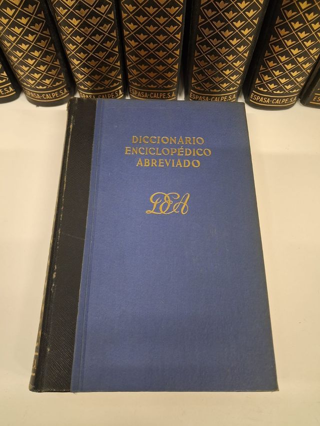 Diccionario enciclopédico abreviado. Espasa-Calpe.