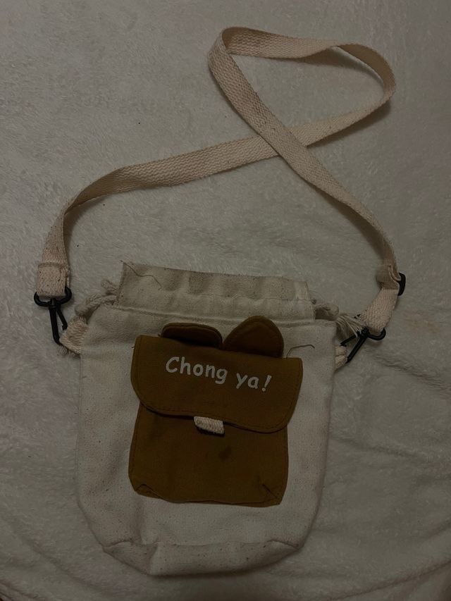 Bolso de tela con orejas y frase