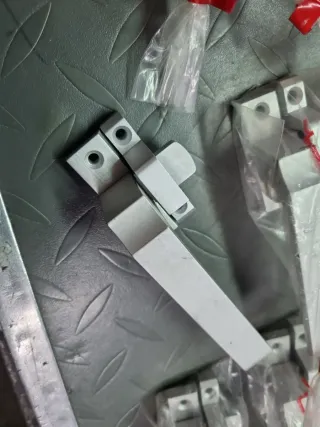 Tiradores de aluminio para ventanas