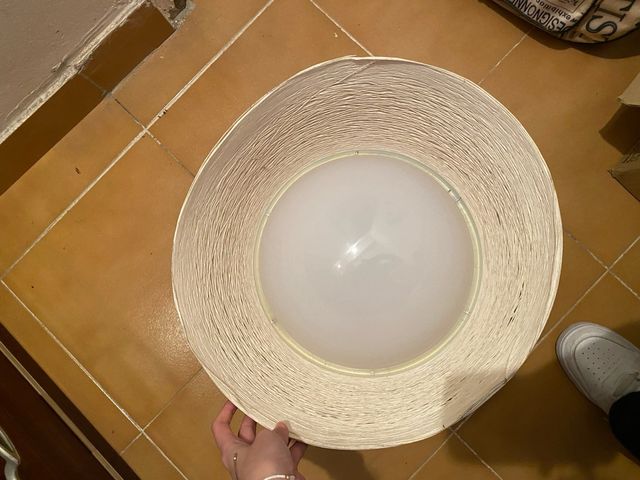 Lámpara de techo tejida