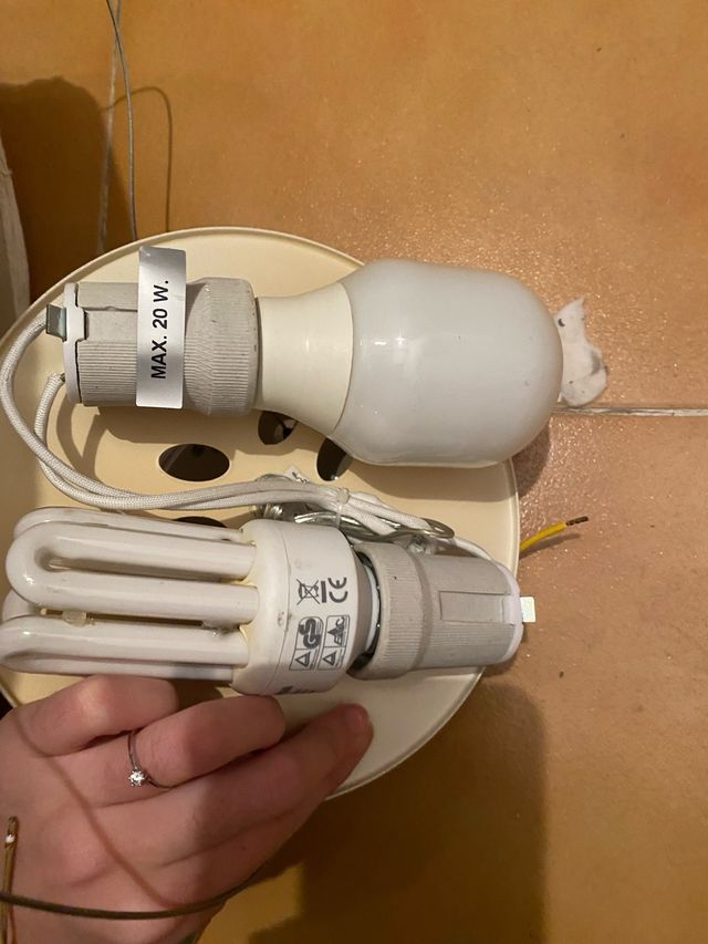 Lámpara de techo tejida