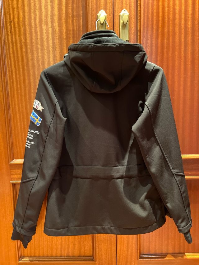 Abrigo Geographical Norway Negro