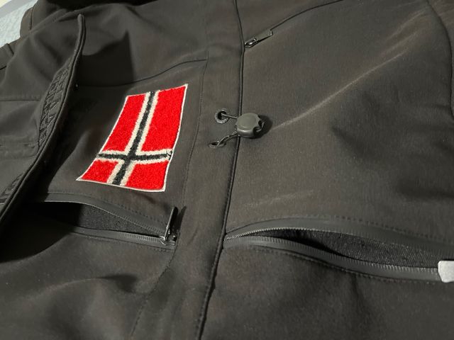 Abrigo Geographical Norway Negro