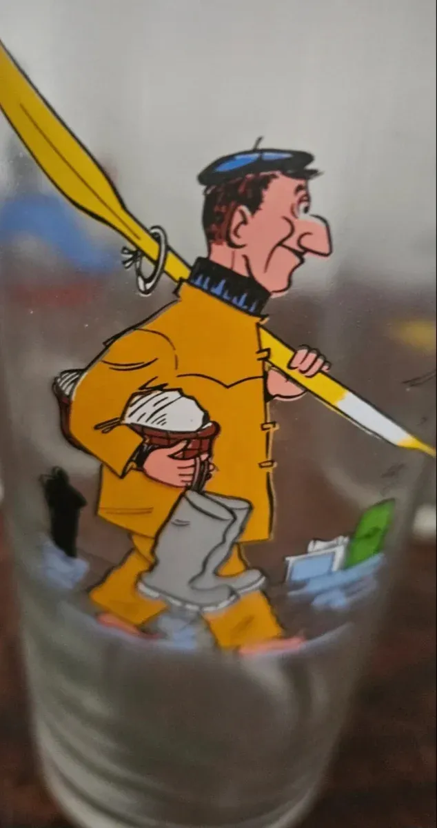 Vasos con dibujos de profesiones