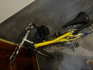 Bicicleta de Montaña Amarilla