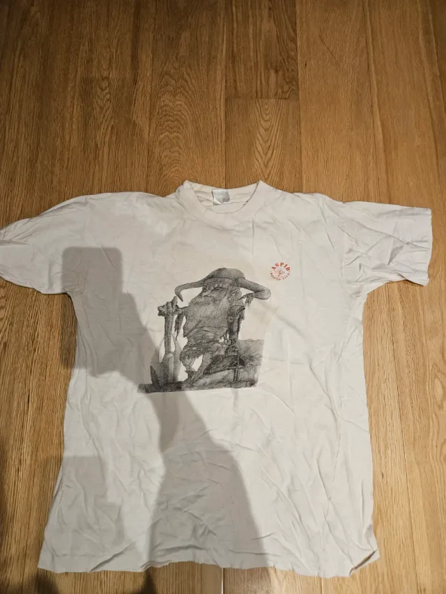 Camiseta gráfica vintage