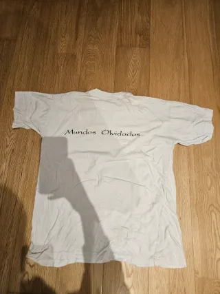 Camiseta gráfica vintage