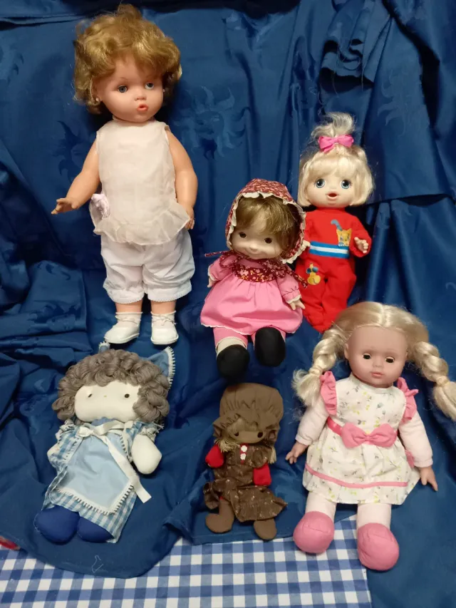 Lote 6 muñecas variadas