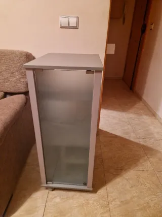 Mobile ausiliario in vetro e metallo grigio