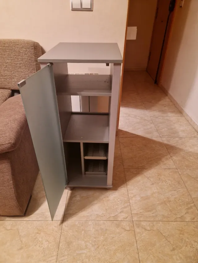 Mobile ausiliario in vetro e metallo grigio