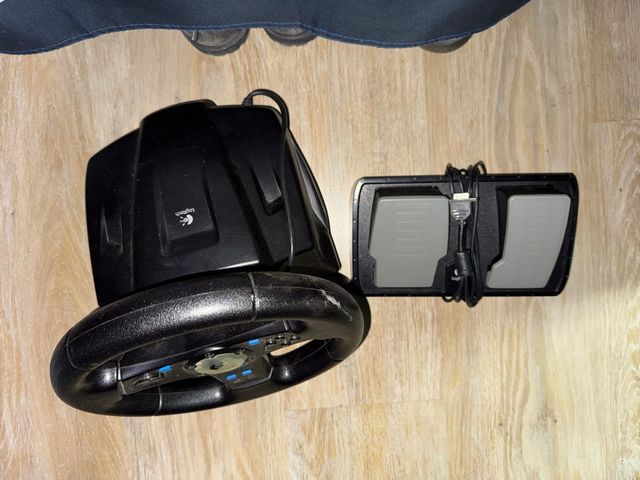 Volante y Pedales Logitech PS2 playstation 2