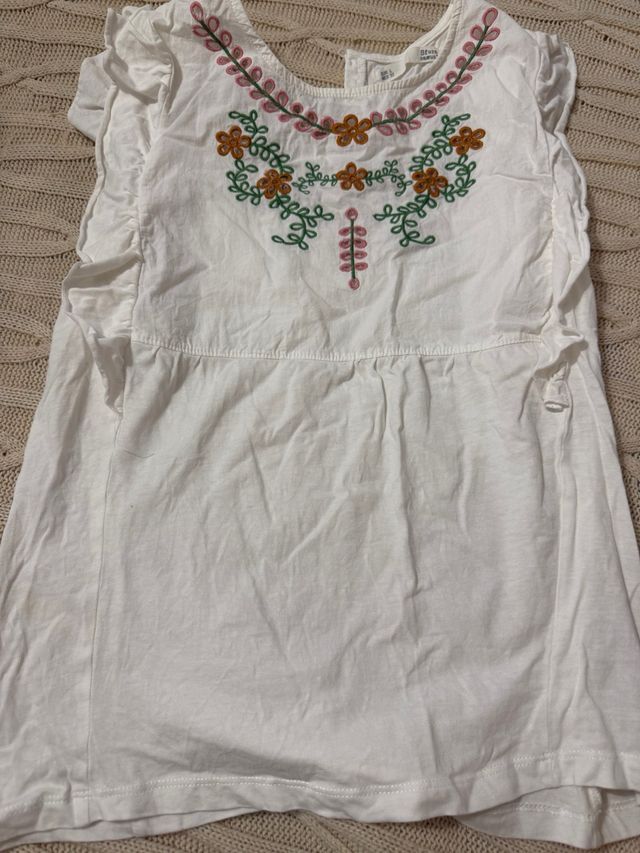 Blusa blanca bordada