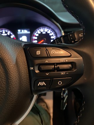 IMPECABLE!!! KIA STONIC HIBRIDO