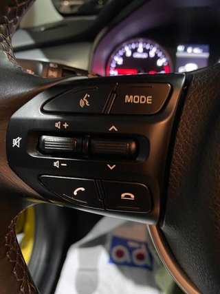 IMPECABLE!!! KIA STONIC HIBRIDO