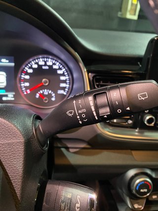 IMPECABLE!!! KIA STONIC HIBRIDO