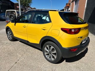 IMPECABLE!!! KIA STONIC HIBRIDO