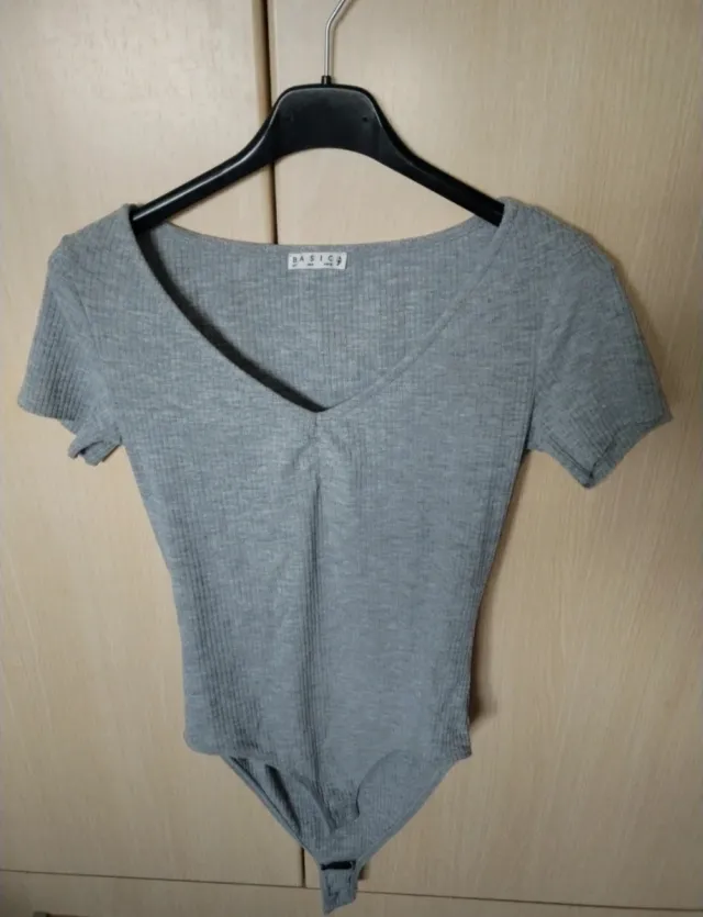 Body gris BASICS talla S