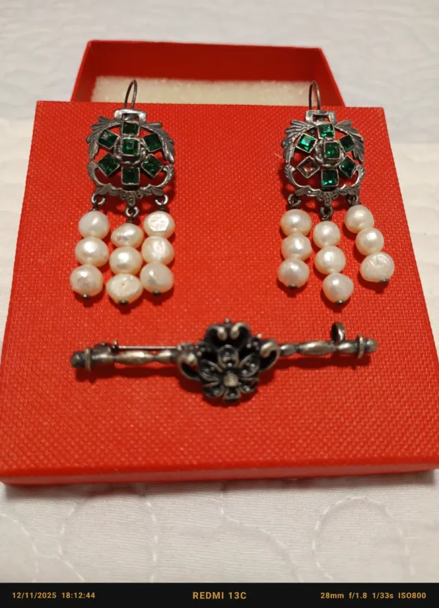 Pendientes y broche fallera verde