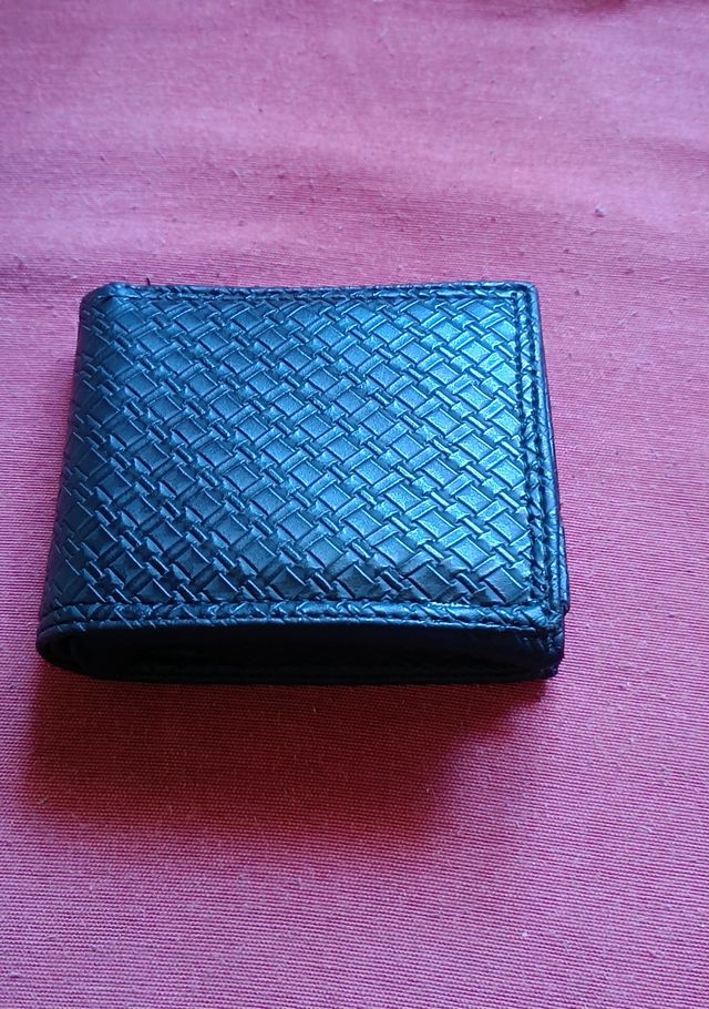 Portafoglio nero intrecciato