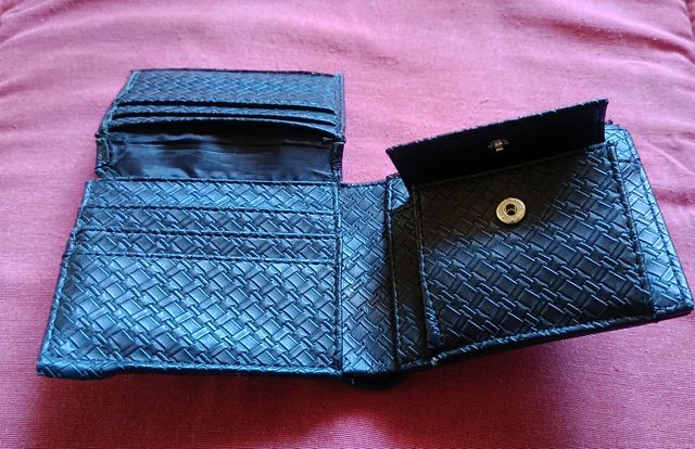 Portafoglio nero intrecciato