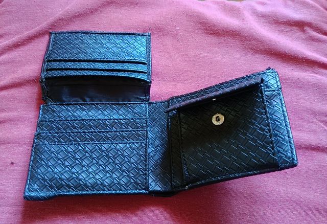 Portafoglio nero intrecciato