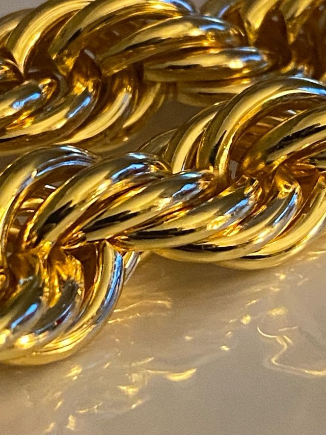 Cordón bañado en oro