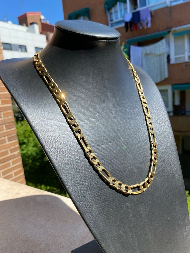 Cordón bañado en oro