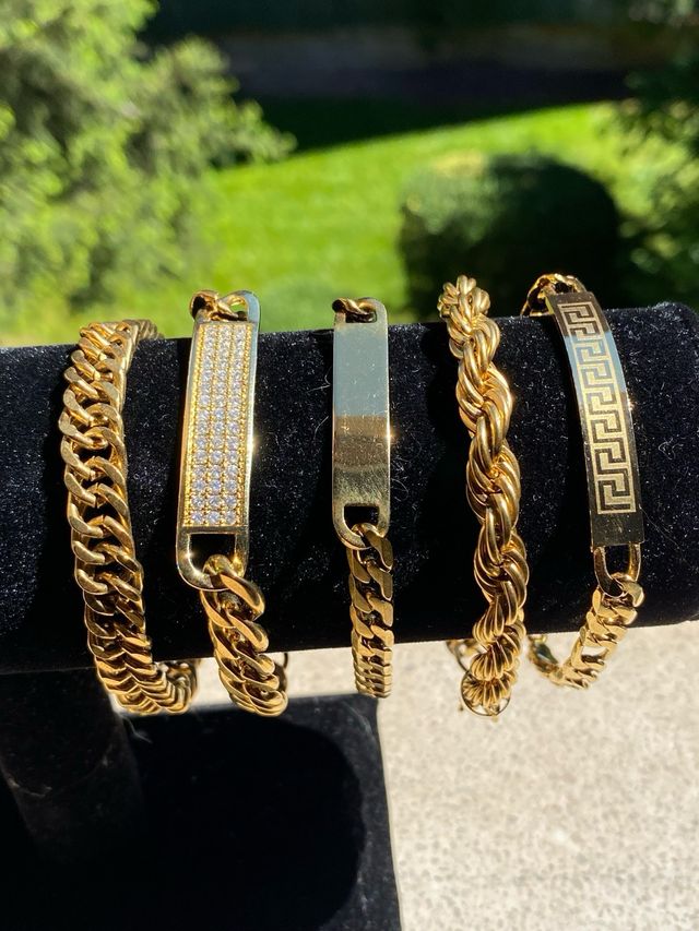 Cordón bañado en oro