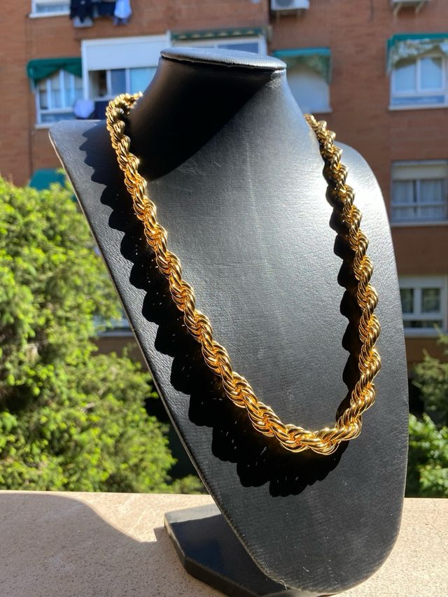 Cordón bañado en oro