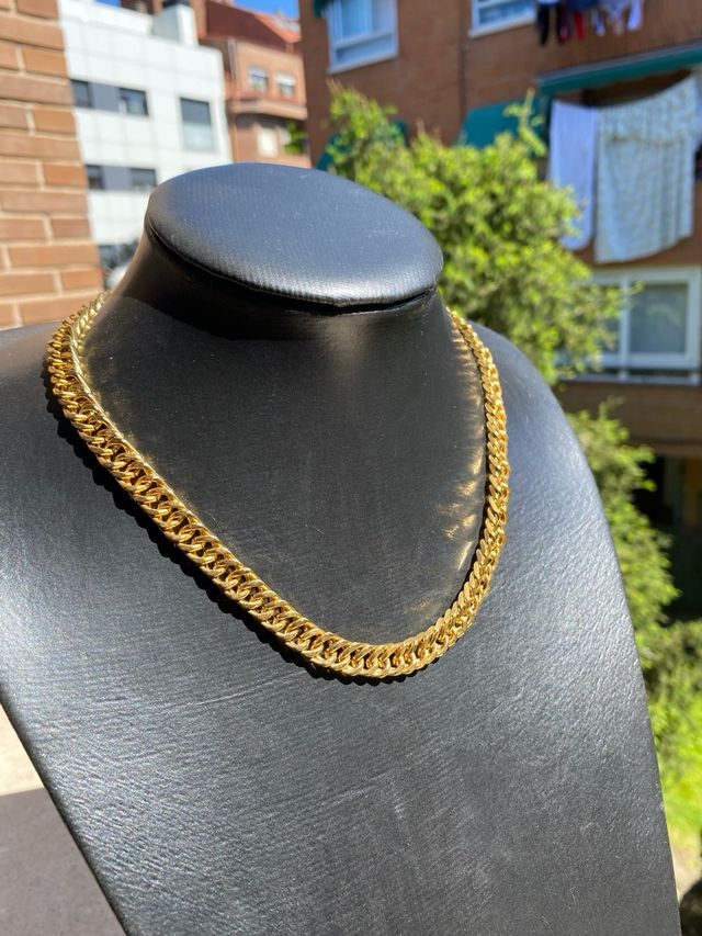 Cordón bañado en oro