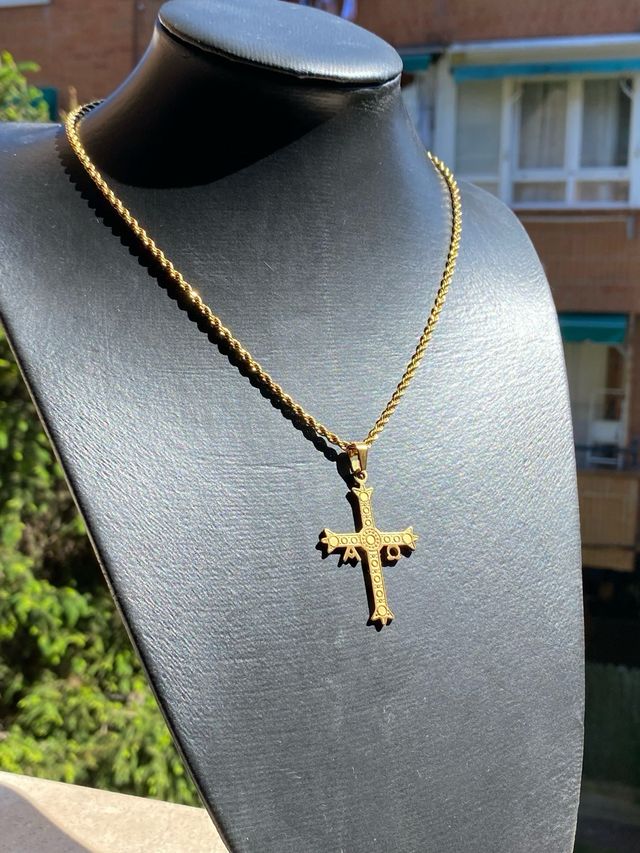 Cordón bañado en oro