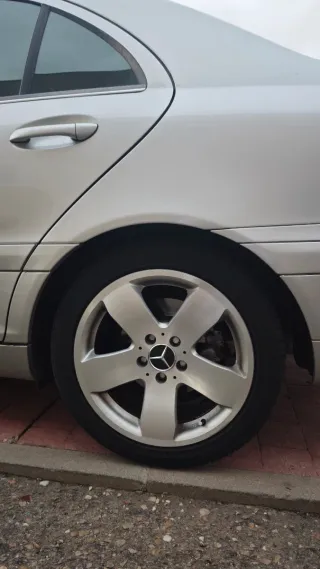 Mercedes-Benz Clase C 2004