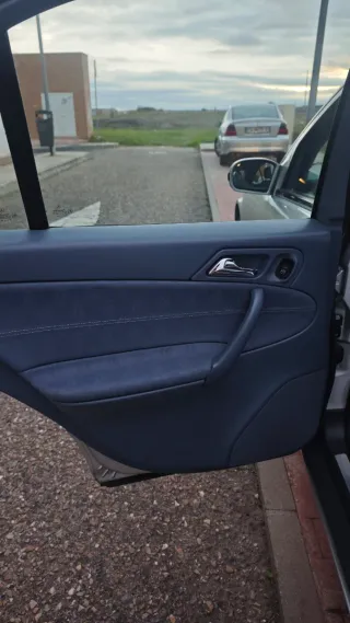 Mercedes-Benz Clase C 2004