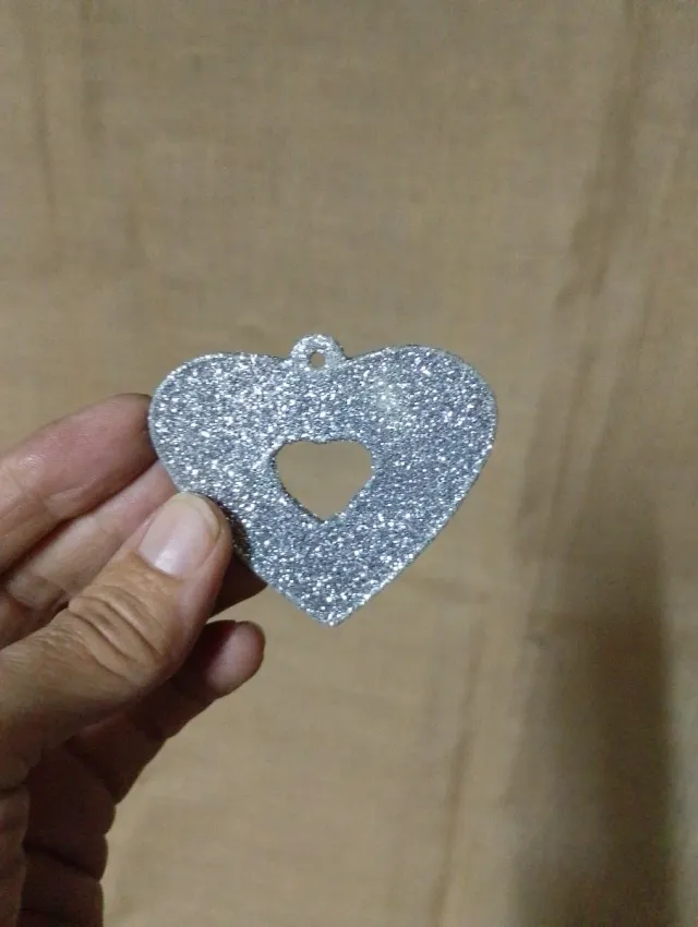 8 Adornos Coração Brilhantes