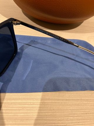 Gafas de Sol Tommy Hilfiger azul marino