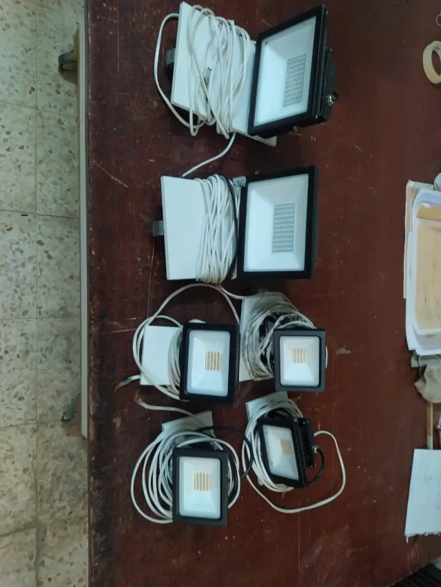 6 Focos LED 2 de 30 w/ 3600 LM + 4 de 20 w/2400 LM