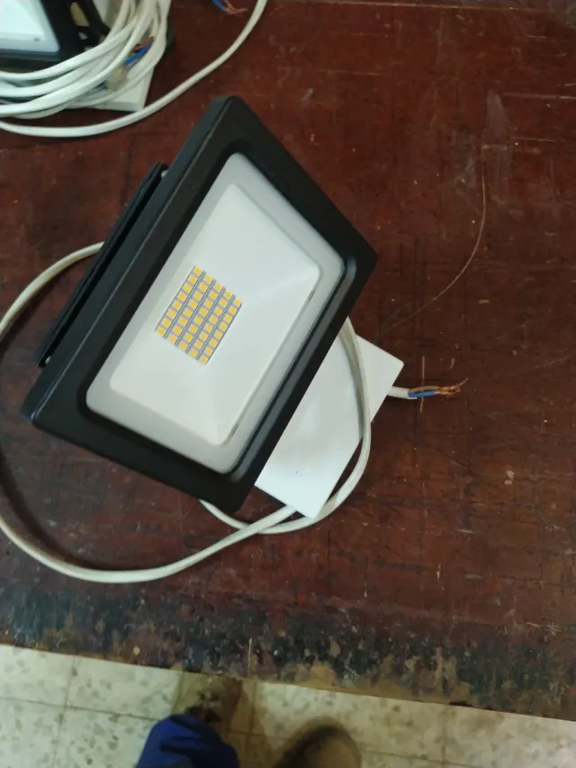 6 Focos LED 2 de 30 w/ 3600 LM + 4 de 20 w/2400 LM