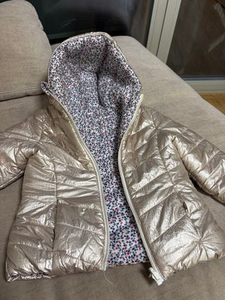 Anorak niña Okaidi dorado y multicolor