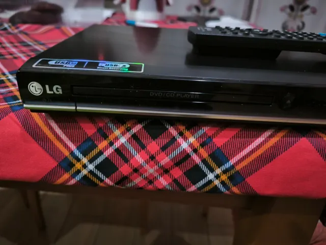 Lettore DVD LG con USB Direct Recording