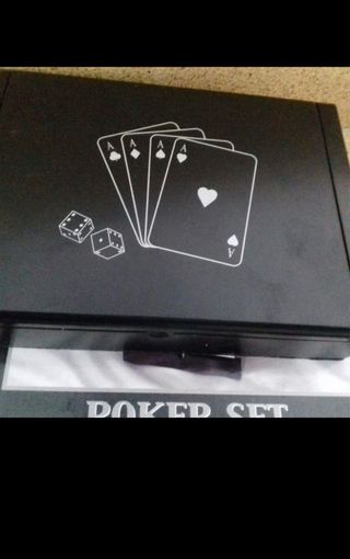 Set de Póker Caja Madera. 10€